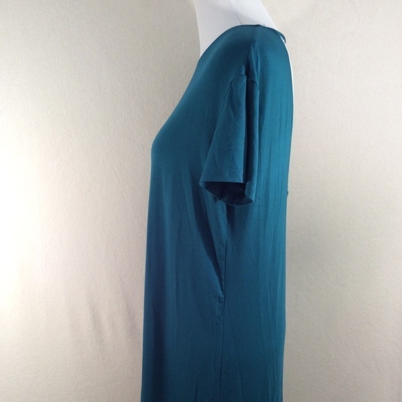 Fabletics Finley casual t-shirt dress in forest - Picture 7 of 8